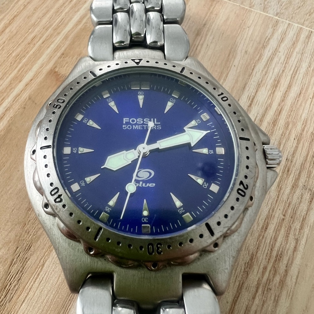 Vintage Fossil blue dial mens silver tone sport watch NEW BATTERY